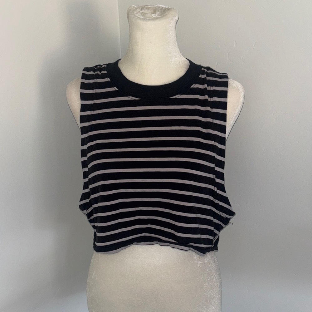 Cropped LuluLemom Tank
